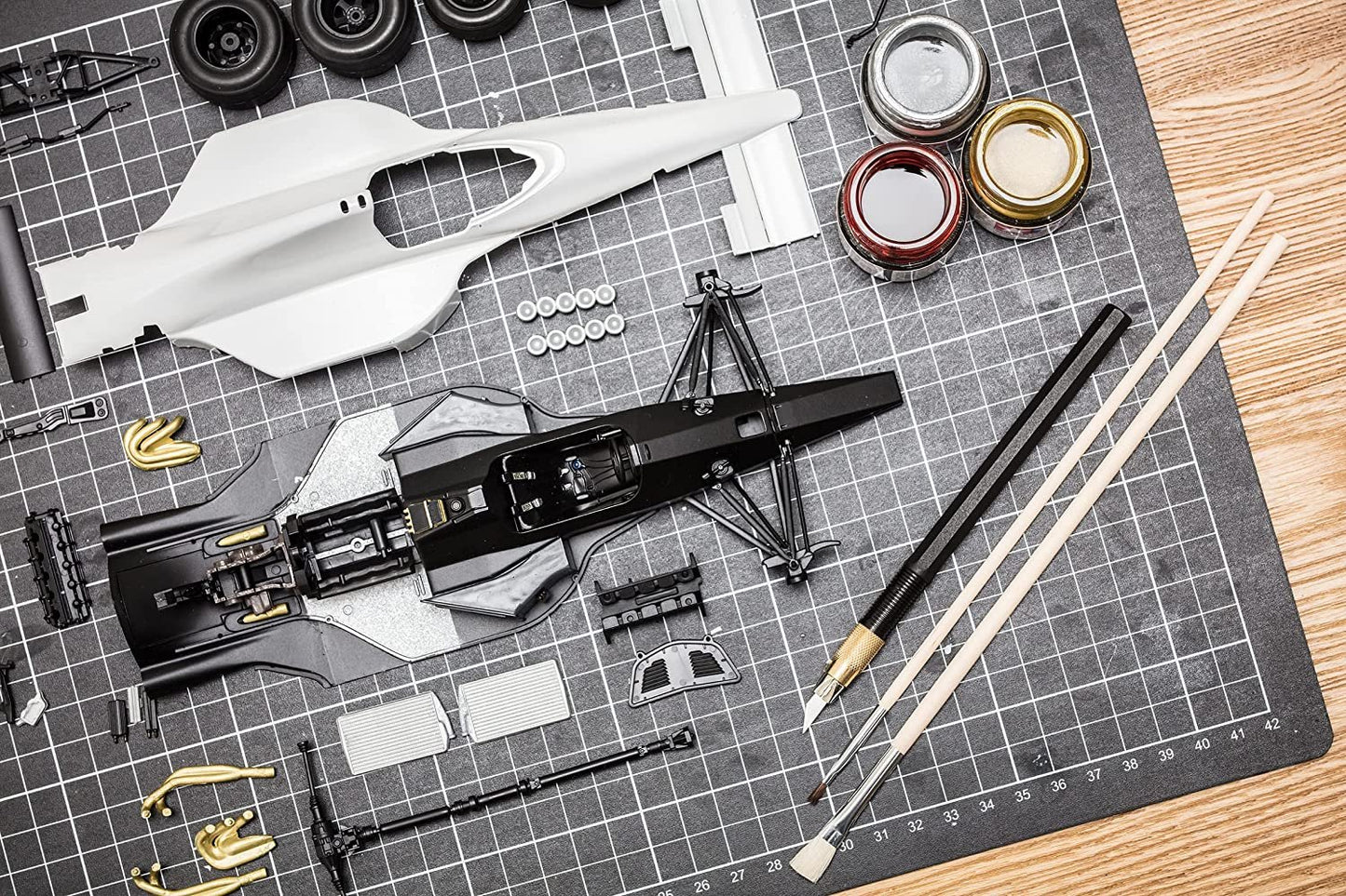 Pixiss Model Paint Storage Case - Acrylic Paint Organizer Holder Tray Works with Round Top Hobby Paint Brands - Pixiss Model Accessory Kit for Gundam Model Assemble Building - Miniature Paint Organizer Case