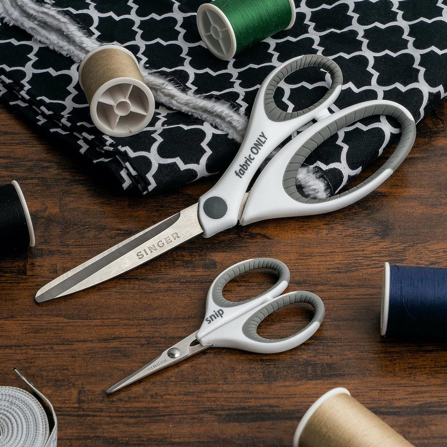 SINGER Sewing Scissors Set – 8.5-Inch Fabric Scissors & 4-Inch Mini Detail Scissors