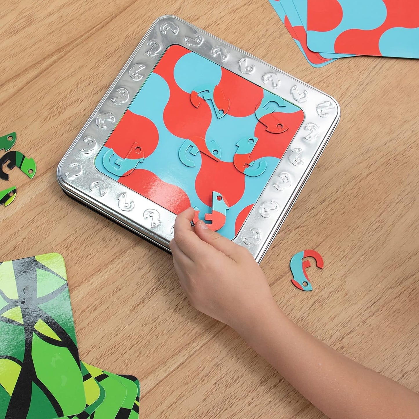 Fat Brain Toys One in a Chameleon - Magnetic Visual-Acuity Brainteaser, Ages 8+