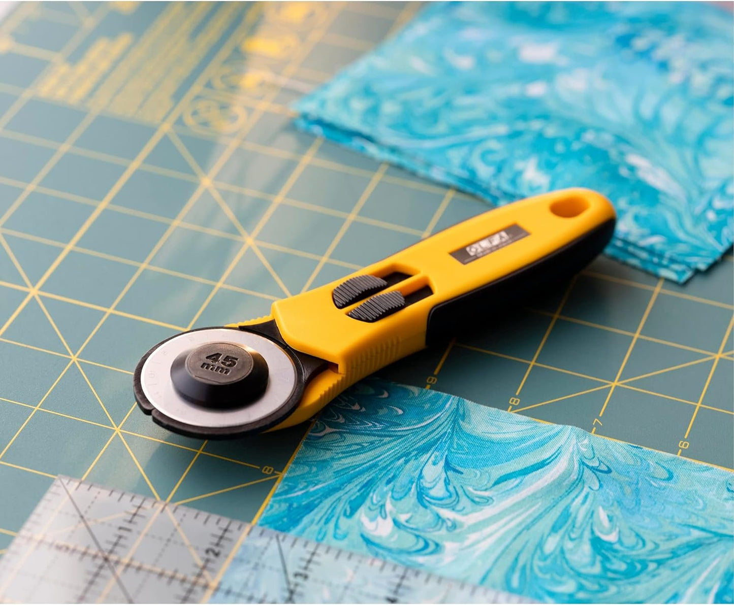 OLFA 45mm Quick-Change Rotary Cutter (RTY-2/NS) - Rotary Fabric Cutter w/ Split Blade Cover for Crafts, Sewing, Quilting, Replacement Blade: OLFA RB45-1