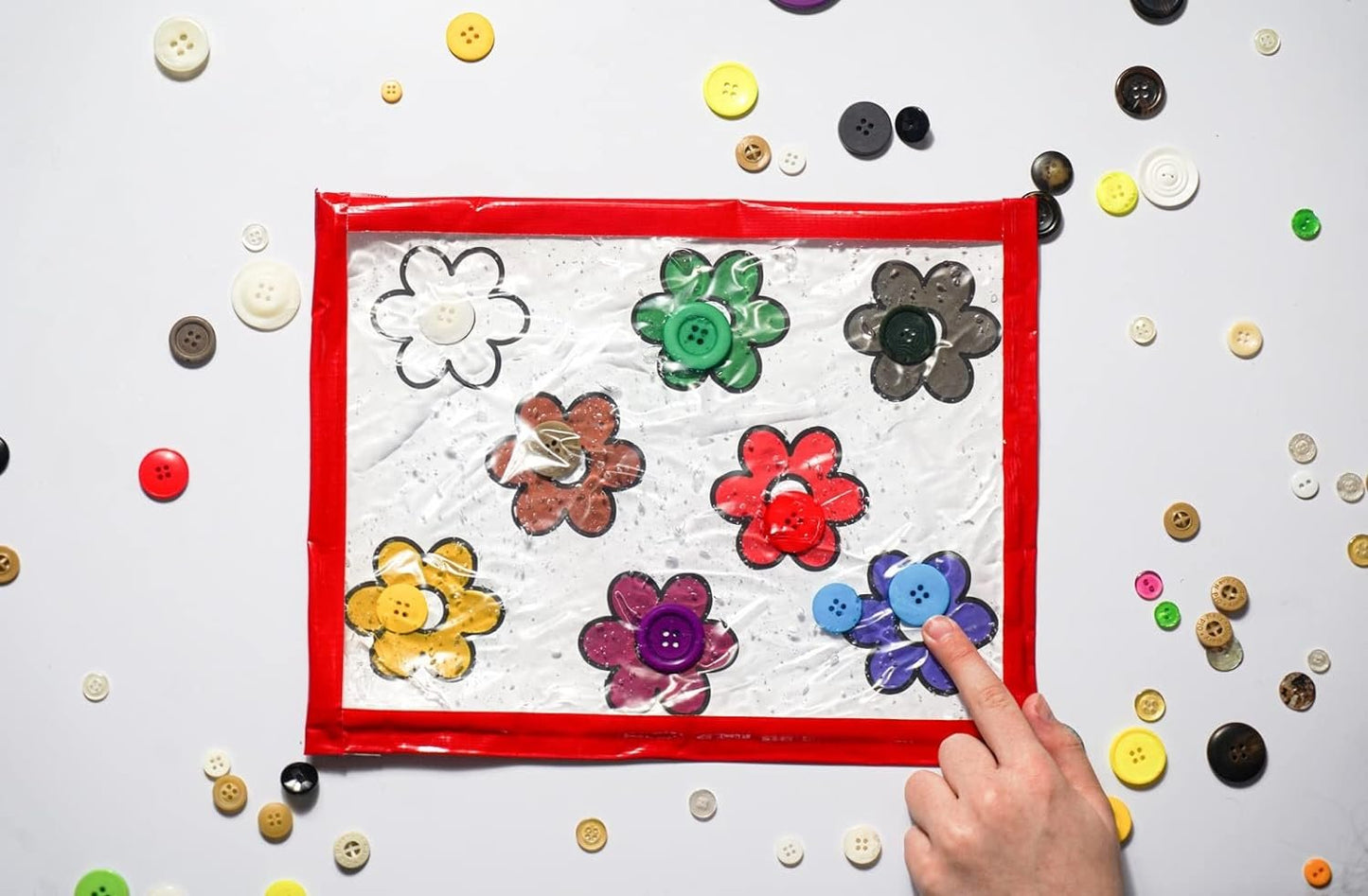 Hygloss Products Bucket O' Buttons, Assorted Buttons for Arts and Crafts, 1 Pound Bucket