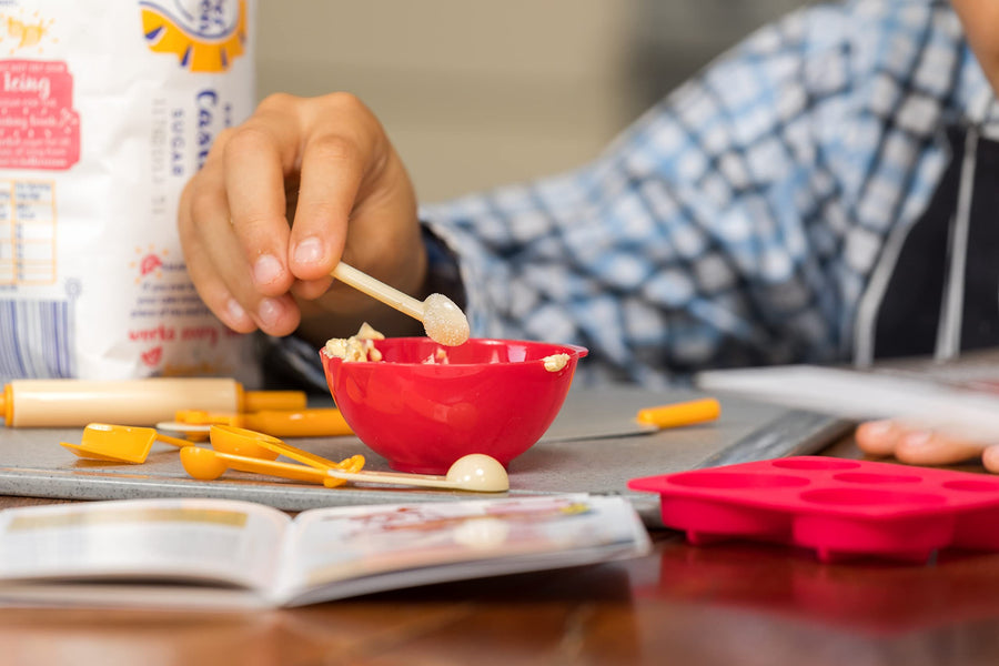 SmartLab Toys Tiny Baking with 20 Delicious Tiny Recipes. Big Science. Tiny Tools.