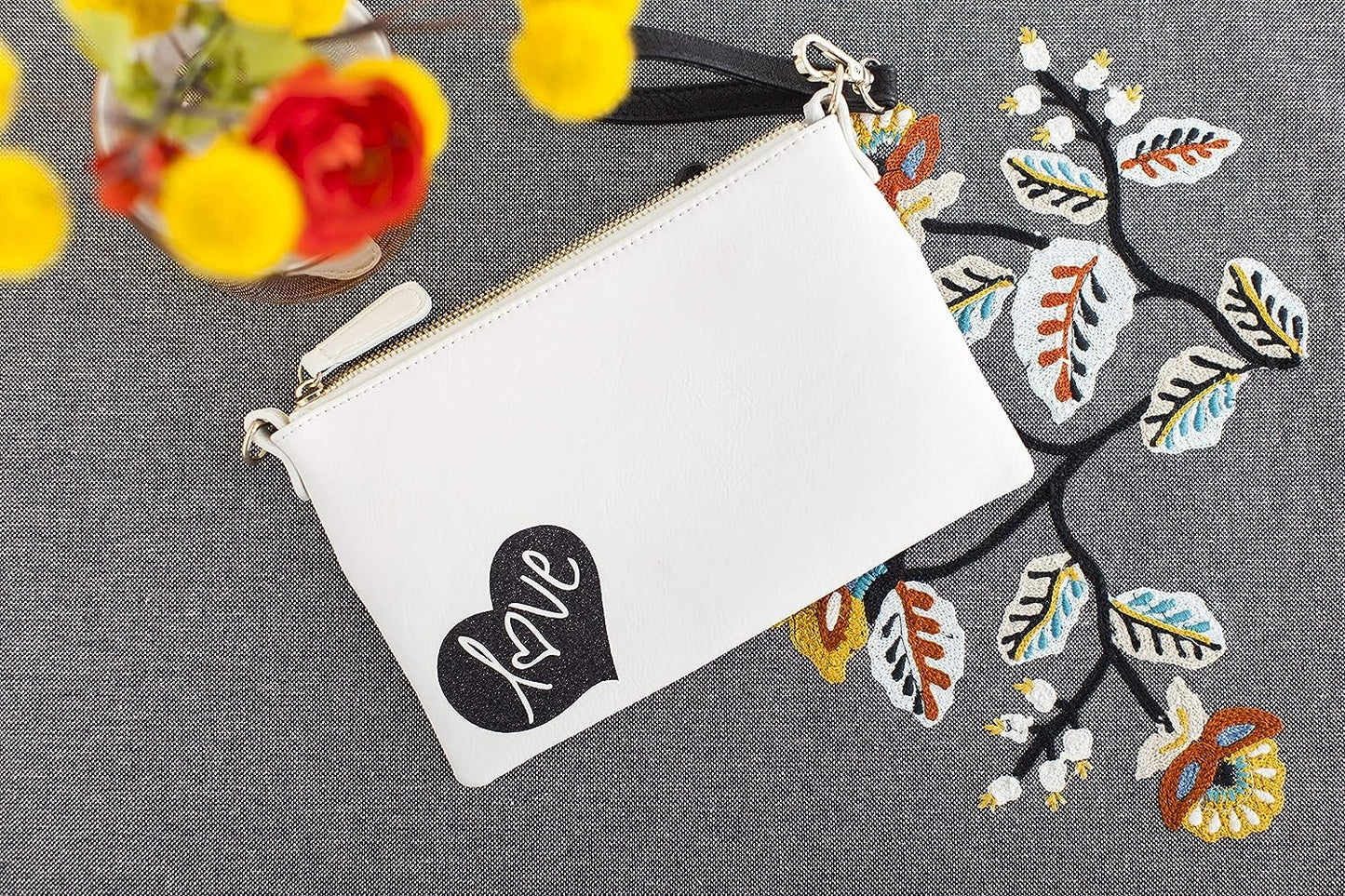 Cricut Iron on Glitter, White 12"x19"