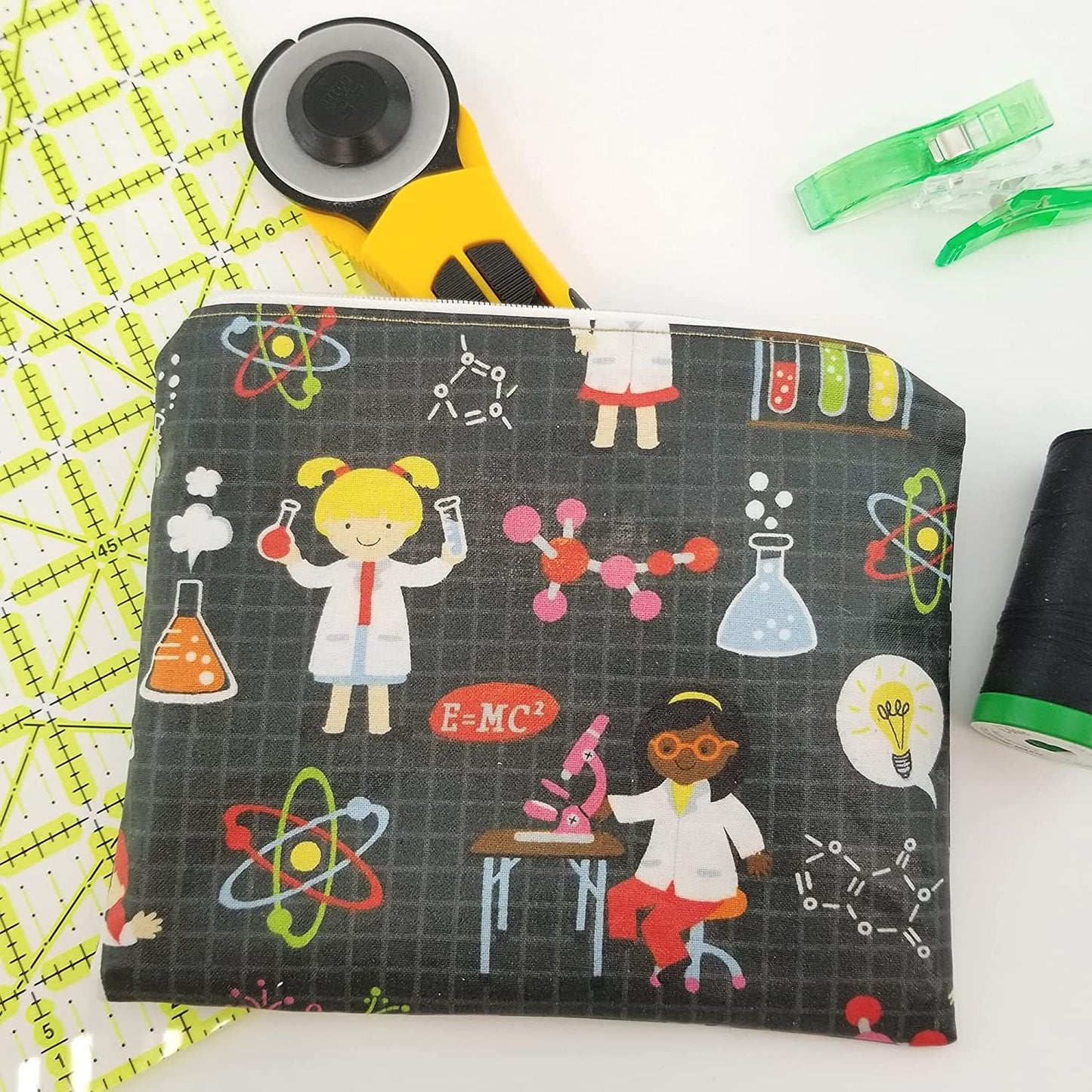 HeatnBond Liquid Vinyl Water Proof and Stain Resistant Gel Coating, 8.68 oz