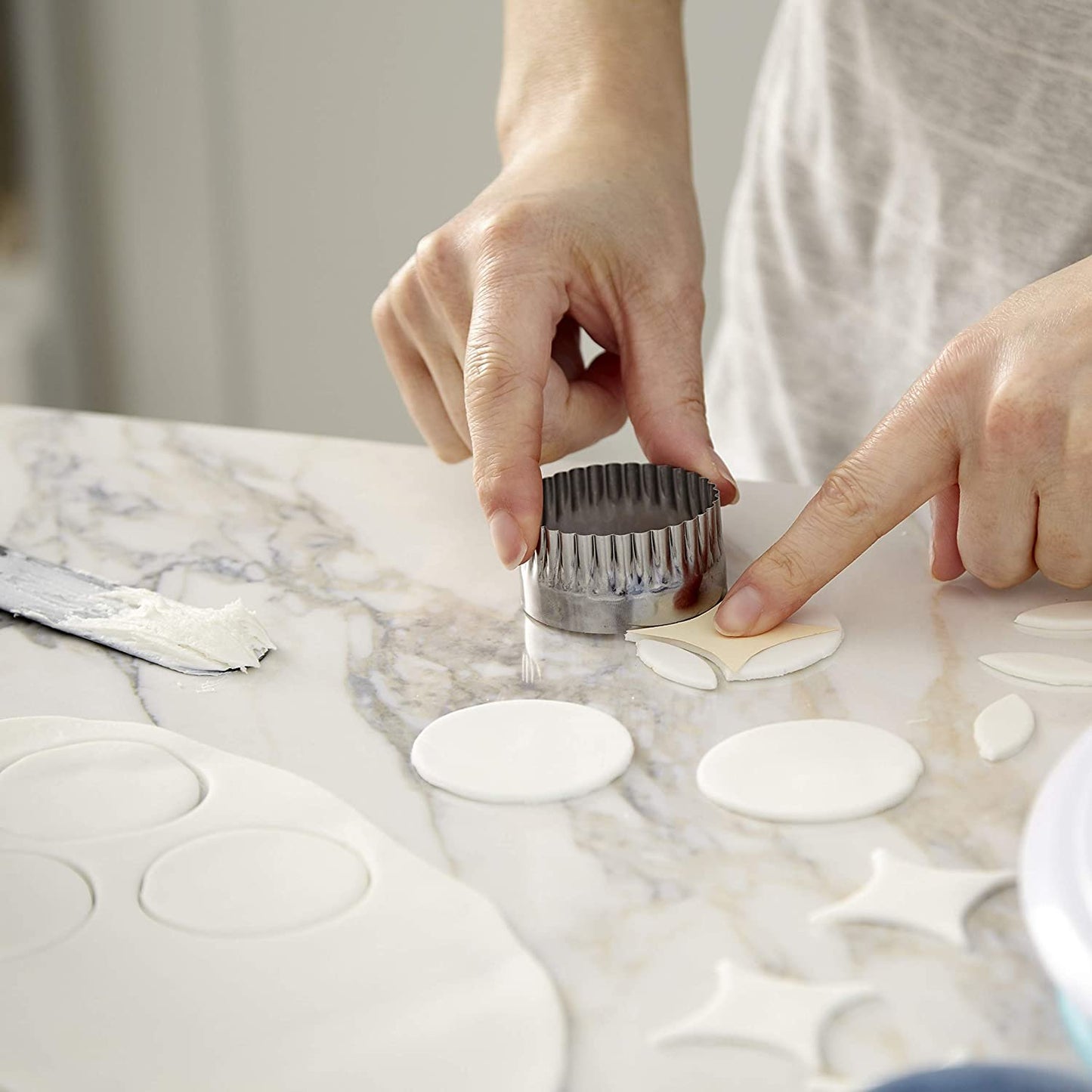 Wilton 4.4 oz Decorator Preferred Fondant Pack
