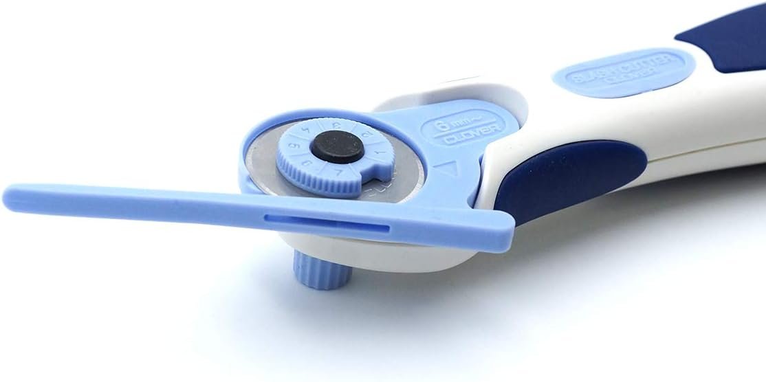 Clover 499 Slash 28mm Rotary Cutter