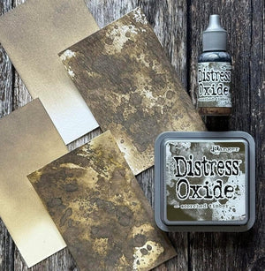 Bundle Tim Holtz Distress January 2024 Scorched Timber Oxide Ink Pad and Reinker Bundle Ranger Oxide Ink pad (TDO83467) and its reinker (TDR83474).