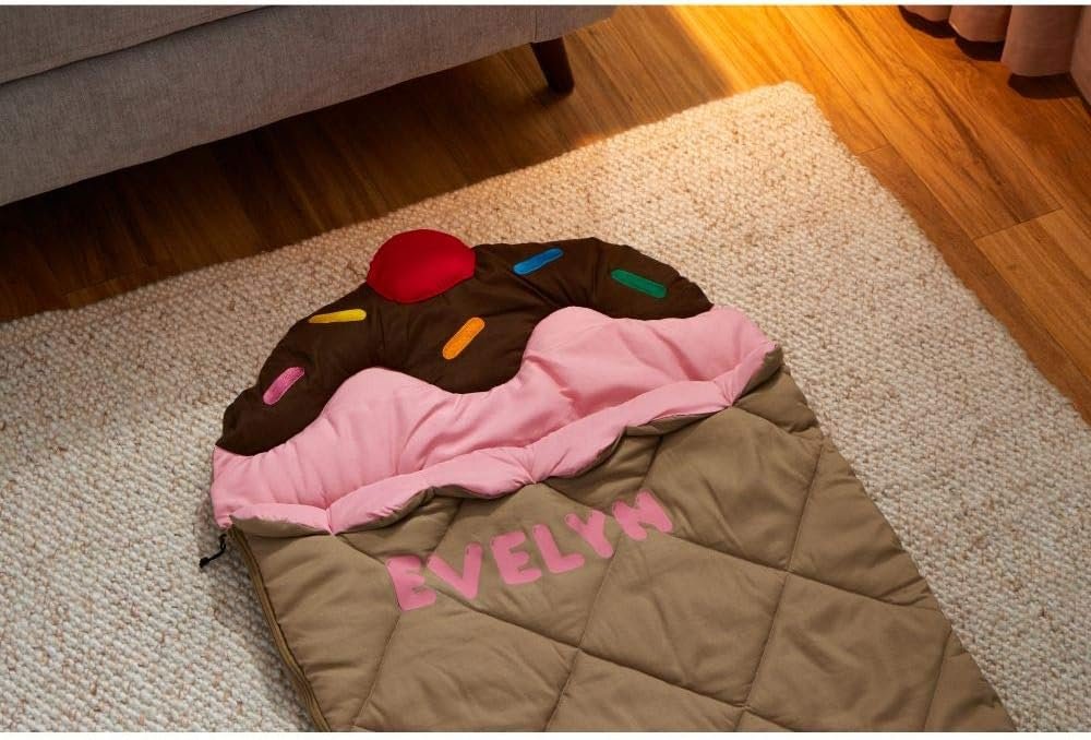 Cricut Smart Iron On (5.5in x 19in, Glitter Fluorescent Pink) for Joy machine - matless cutting for shapes up to 4ft, & repeated cuts up to 20ft