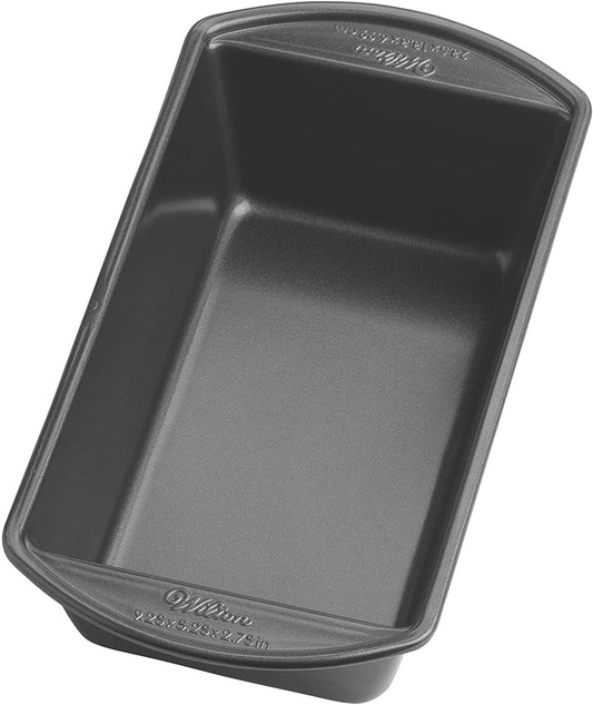 Wilton Perfect Results Large Nonstick Loaf Pan, 9.25 by 5.25-Inch, Silver